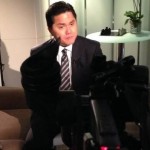Thohir dietro camera