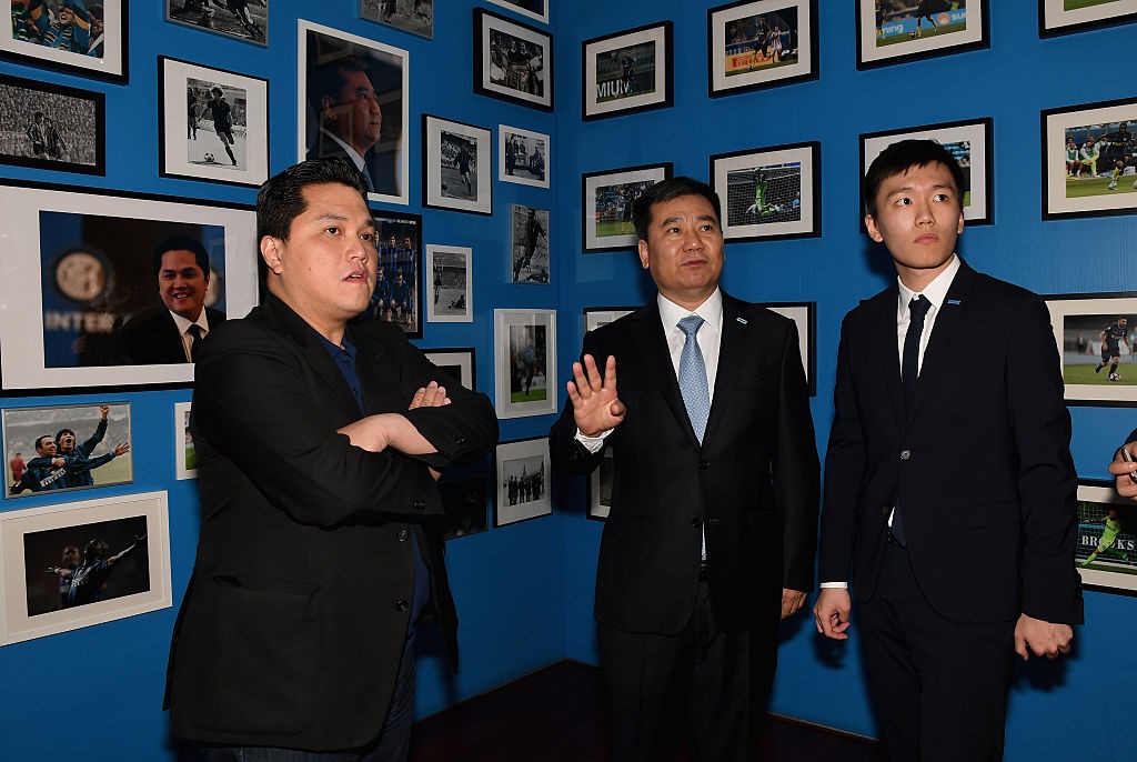 Thohir con Zhang e Steven Zhang