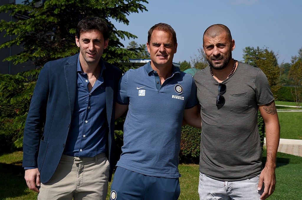 Milito e Samuel con De Boer