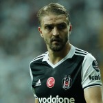 Caner Erkin con la maglia del Besiktas