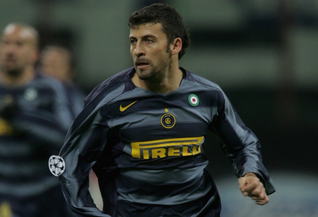MILAN, ITALY - NOVEMBER 23:  Walter Samuel of Inter Milan