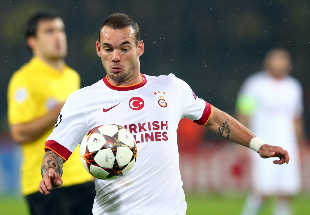 DORTMUND, GERMANY - NOVEMBER 04:  Wesley Sneijder