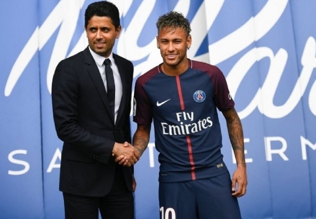 Al Khelaifi posa con Neymar