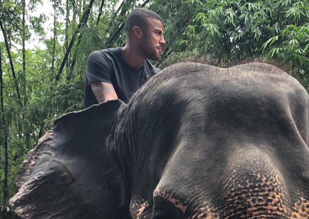 Rafinha sull'elefante