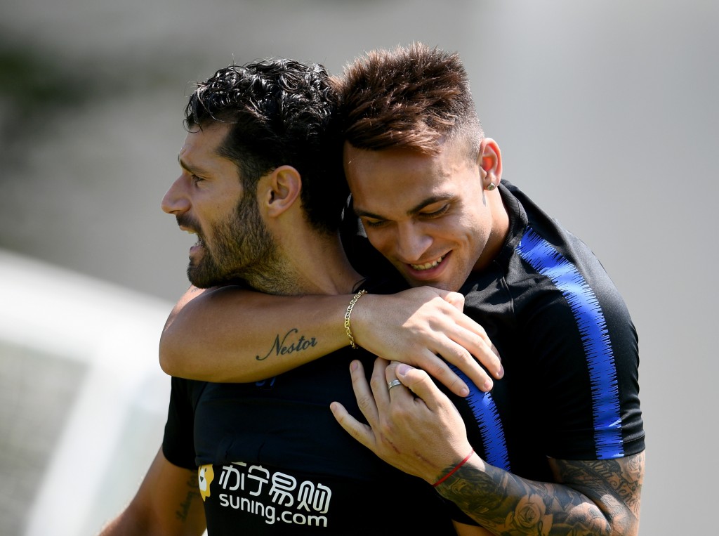 Candreva con Lautaro Martinez