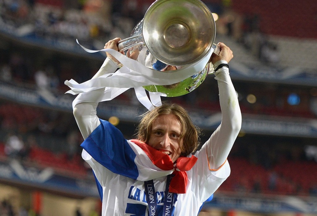 Real Madrid Modric con la coppa