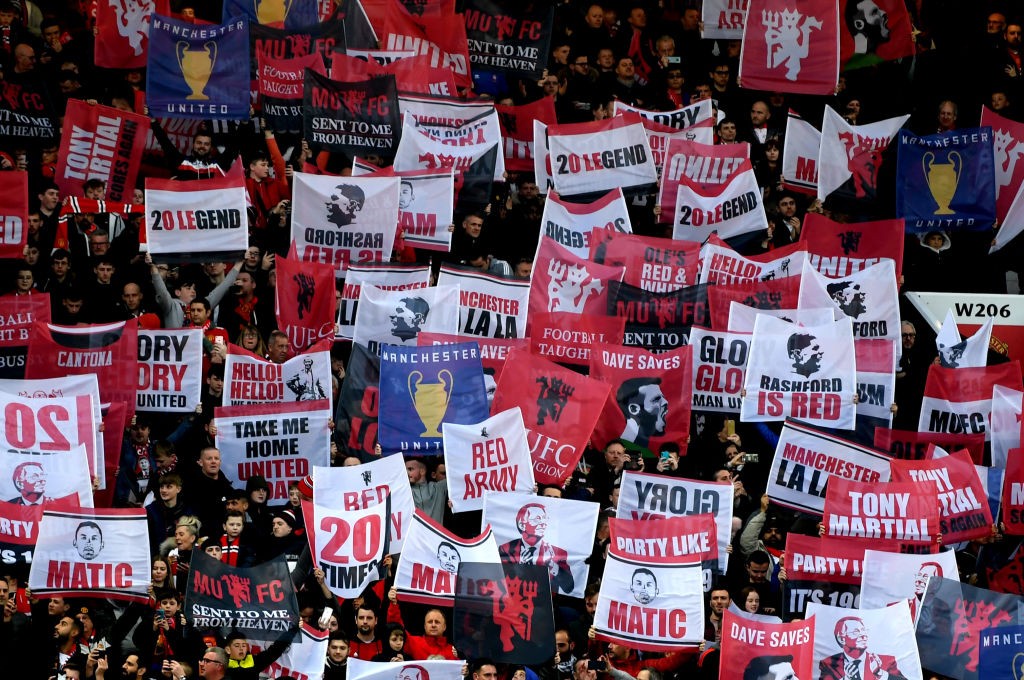 Manchester United v FC Barcelona - UEFA Champions League Quarter Final: First Leg