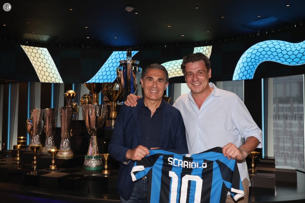 Scariolo e Berti nella nuova sala trofei dell'Inter