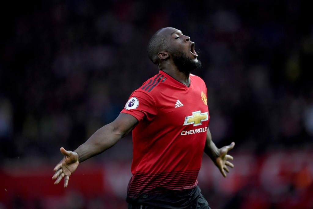Lukaku esulta con la maglia del Manchester United
