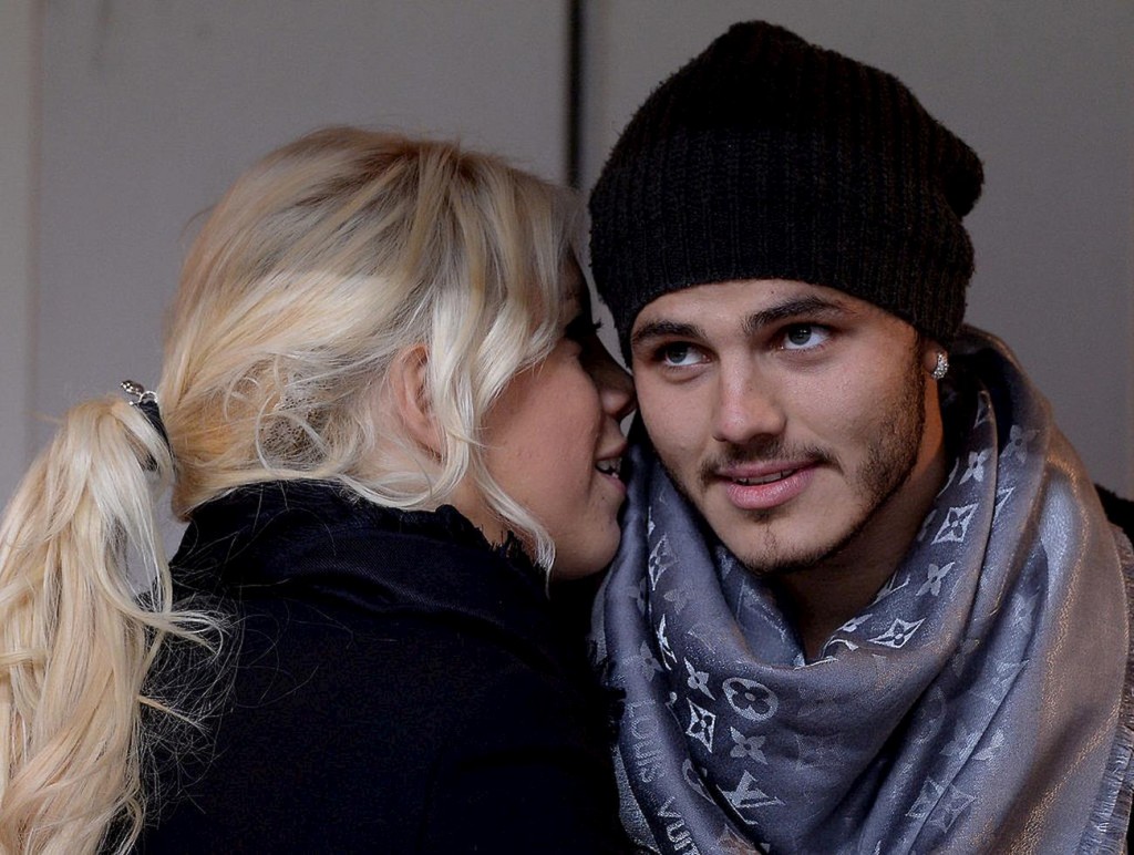 wanda sussurra nell'orecchio di icardi