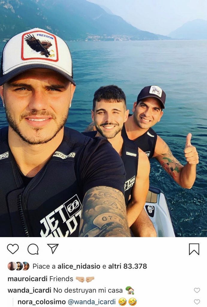 Mauro Icardi con gli amici