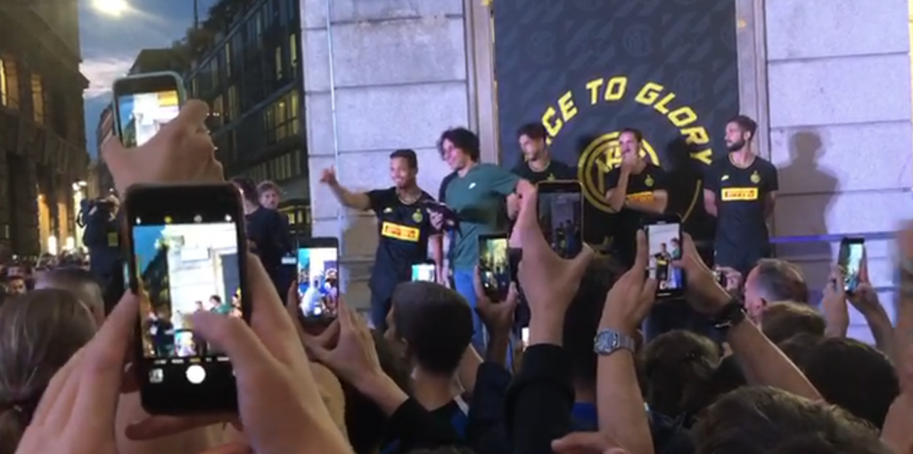 terza-maglia-inter-arriva-sanchez-sul-palco