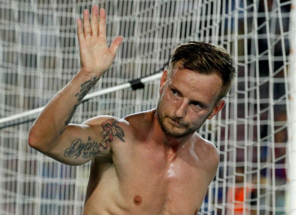 L'Inter continua a tenere d'occhio il centrocampista del Barcellona