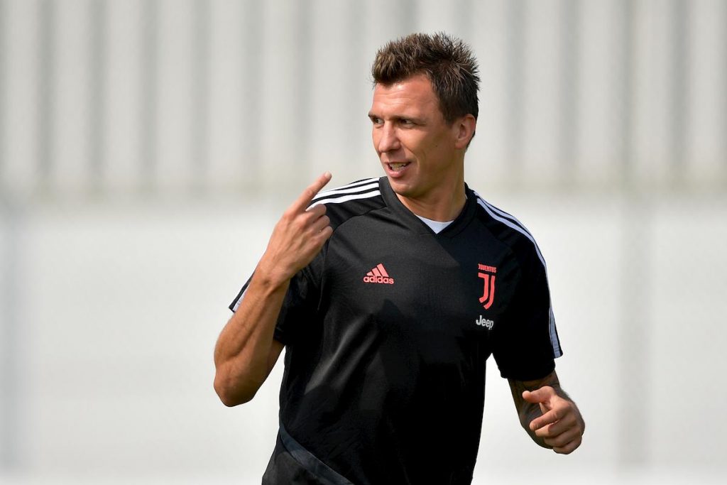 Mario Mandzukic è di fatto fuori rosa alla Juve. Ma l'idea di vederlo all'Inter è oltremodo complicata