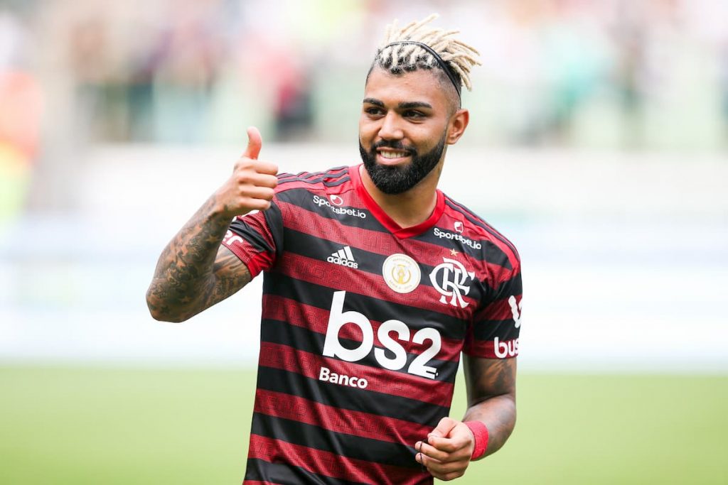 Gabigol saluta
