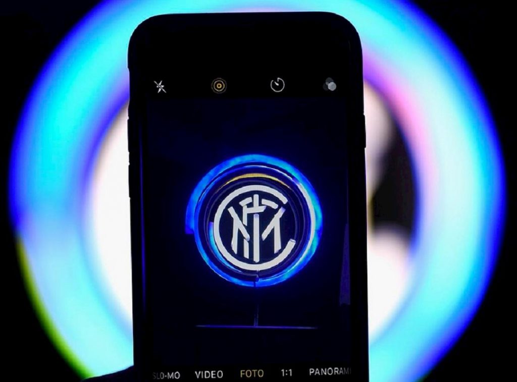 L'Inter è pronta a irrompere sul mercato: Antonio Conte vuole rinforzi e la società è pronta ad accontentarlo