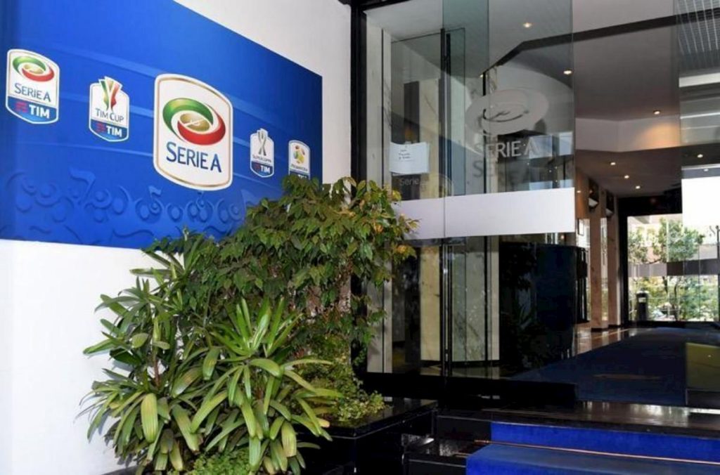 Serie A, taglio stipendi
