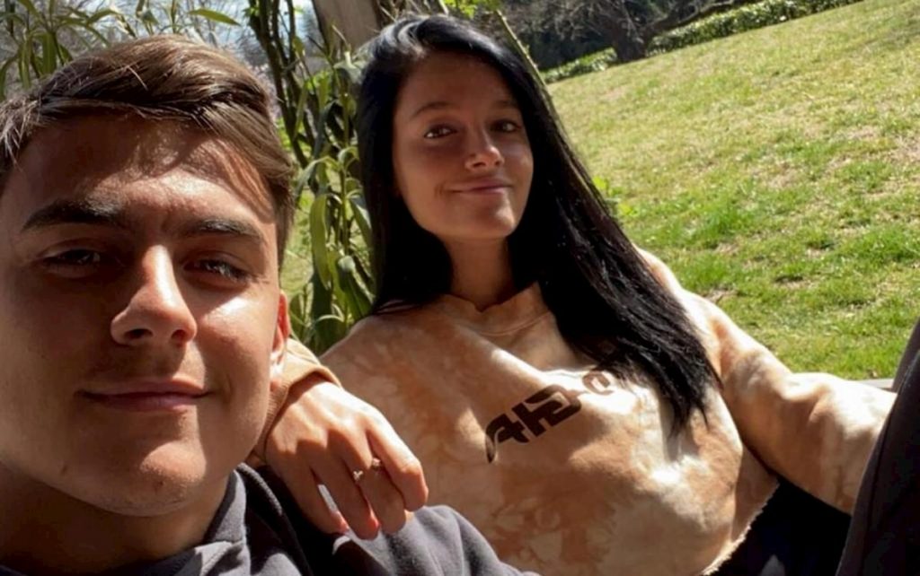 dybala-punge-compagni