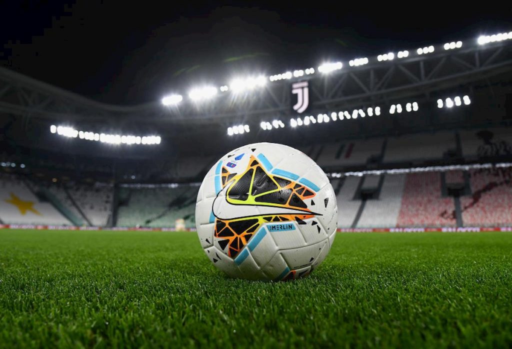 Stop, che succede a scudetto e coppe?