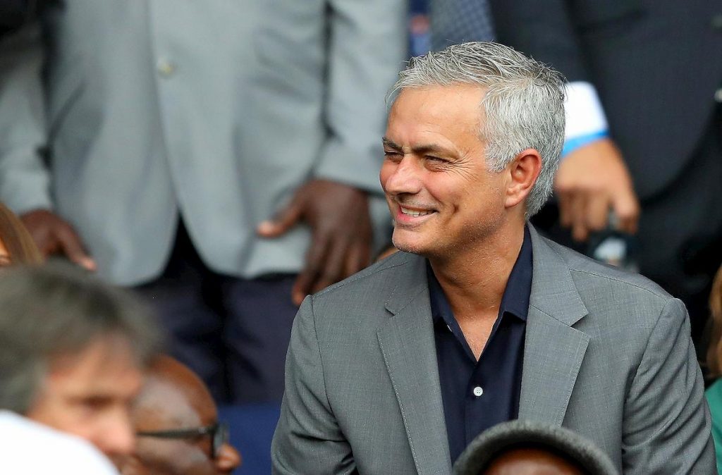 mourinho-consegna-bisognosi