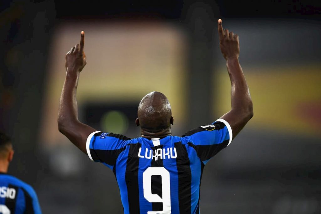 critici-ammirano-lukaku