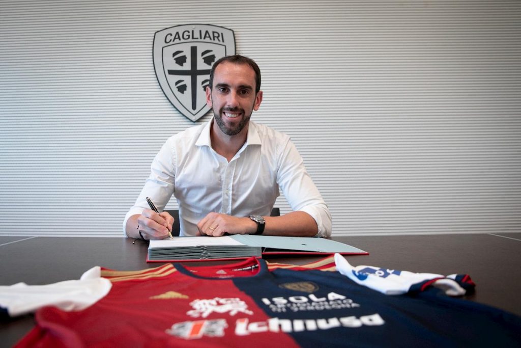godin-firma-il-suo-contratto-con-il-cagliari