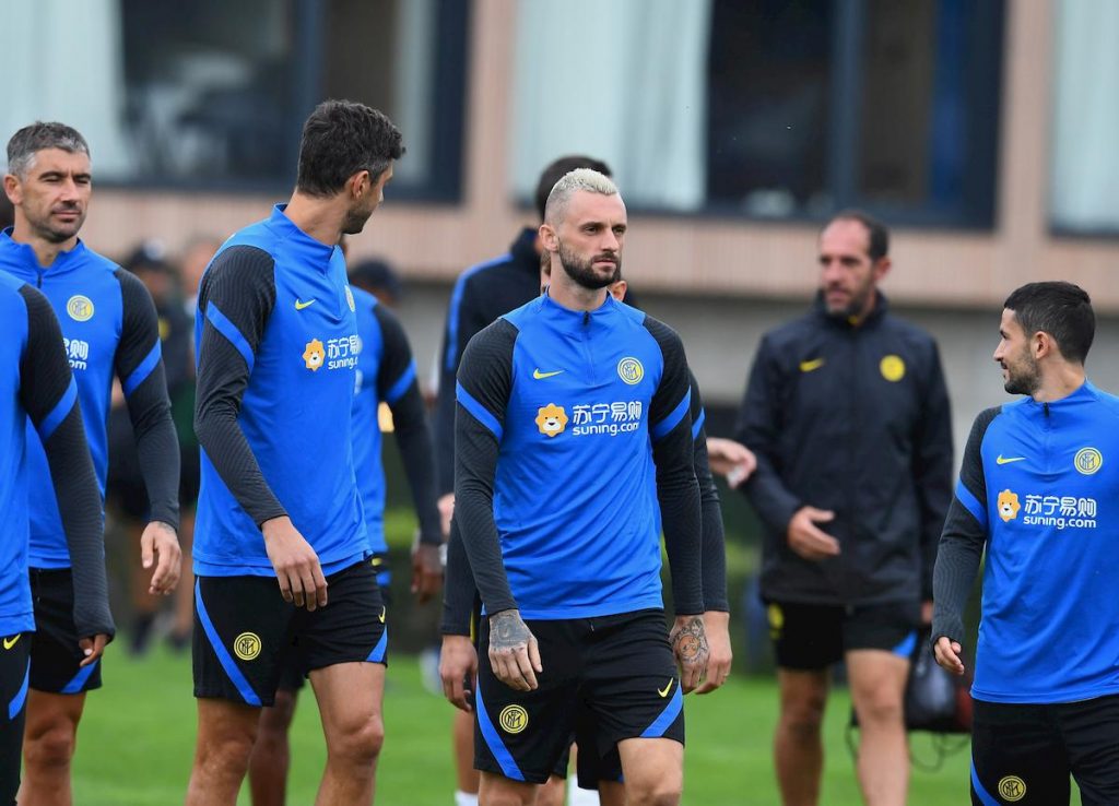 inter-fiorentina-sprinta-brozovic-a-sorpresa
