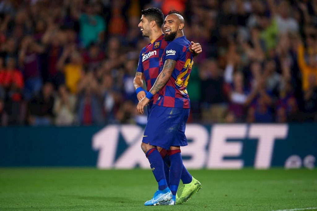 vidal-incoraggia-suarez-1