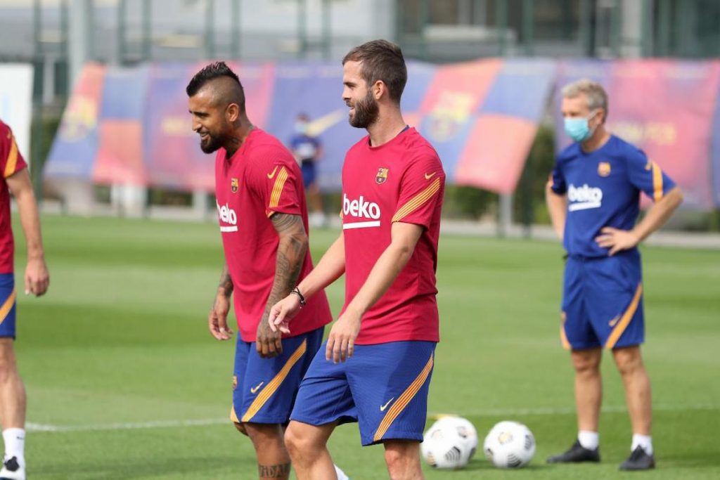 vidal-si-allena-con-il-barcellona