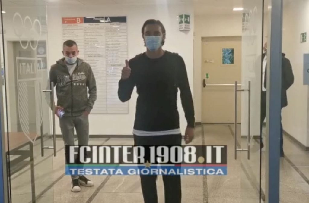 fcin1908-inter-e-il-giorno-di-darmian-il-giocatore-in-sede-per-la-firma