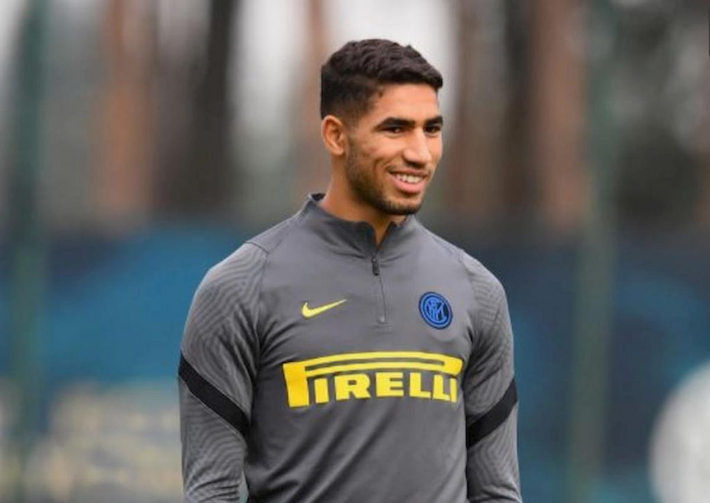 Hakimi positivi Uefa dà ok