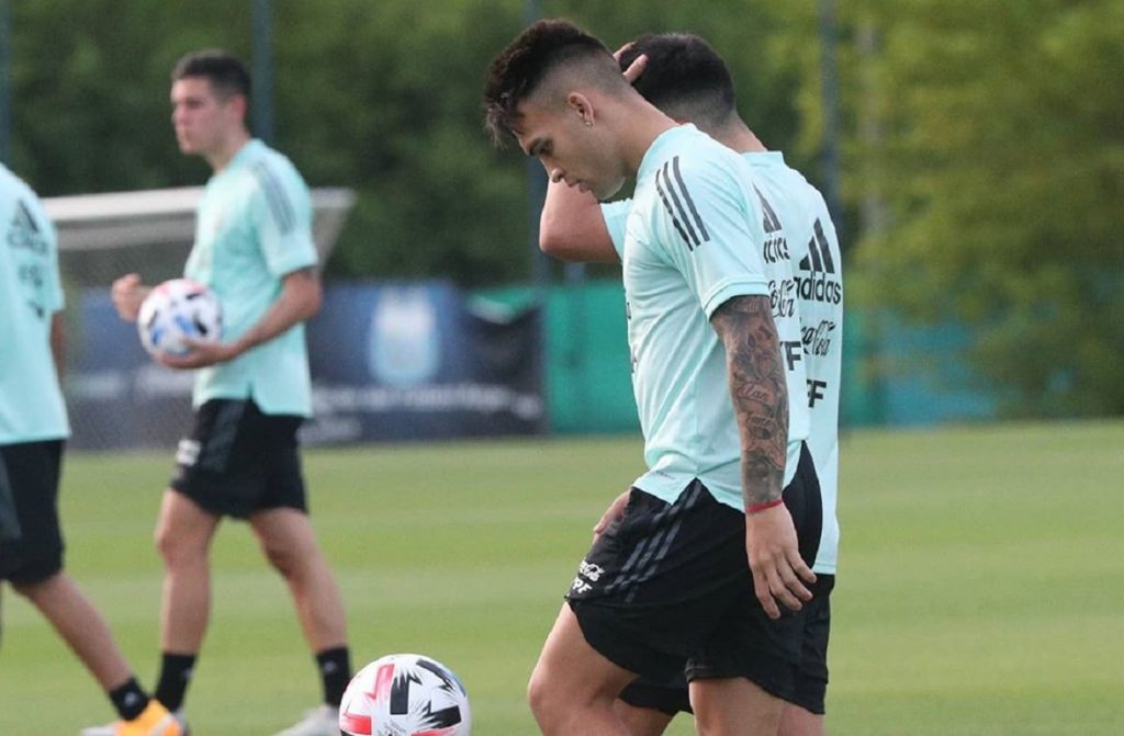 lautaro-si-allena-a-parte-con-largentina