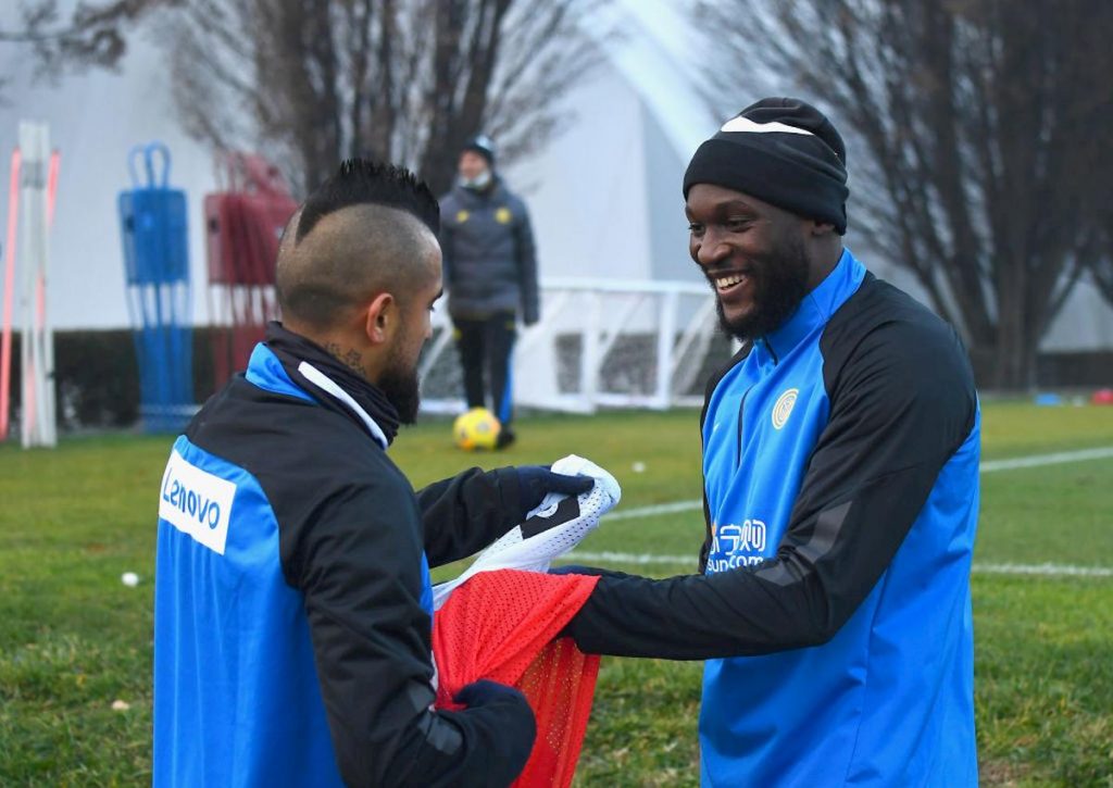 siparietto-vidal-lukaku-inter