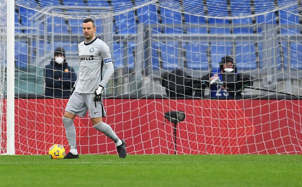 Handanovic tiri parate