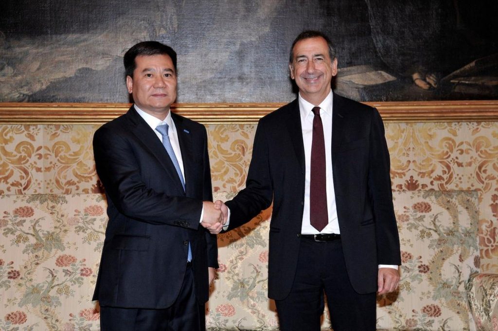Sala con Zhang Jindong