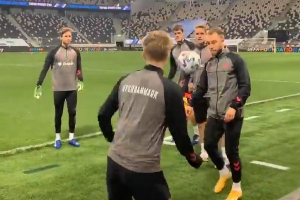 eriksen allenamento compagni danimarca