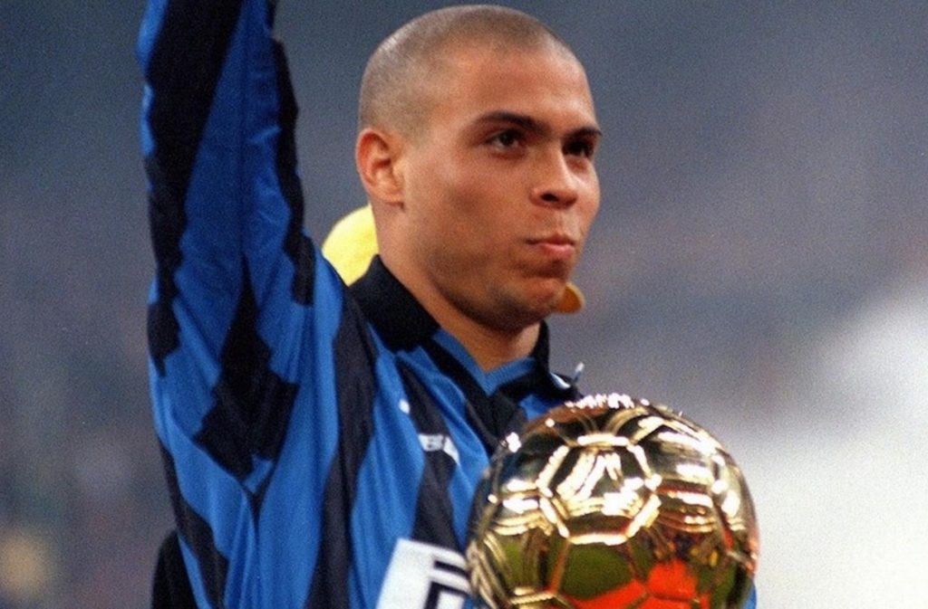 Ronaldo festeggia il Pallone d'Oro