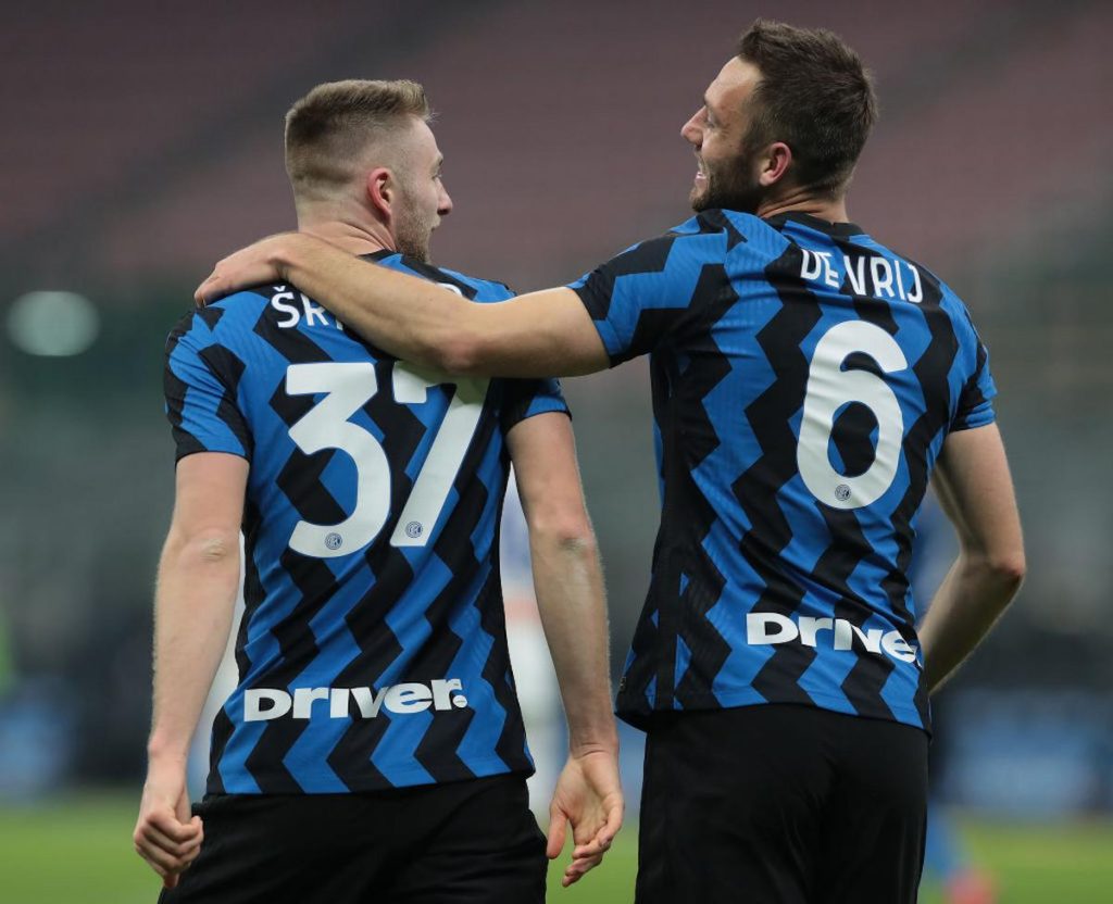 difesa differenza inter skriniar de vrij