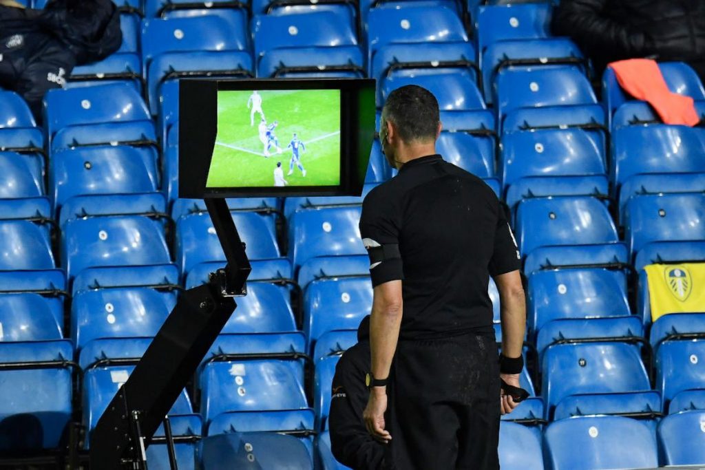 arbitro var