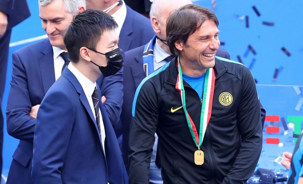 Conte lascia l'Inter