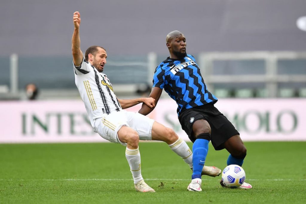siparietto chiellini lukaku inter