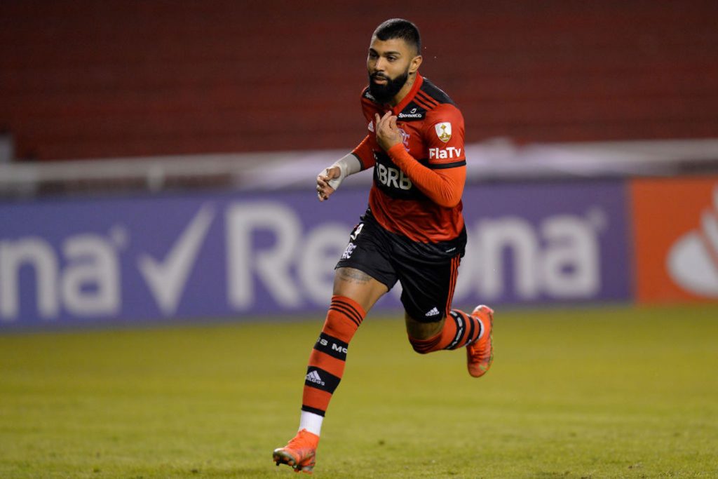Liga Deportiva Universitaria v Flamengo - Copa CONMEBOL Libertadores 2021
