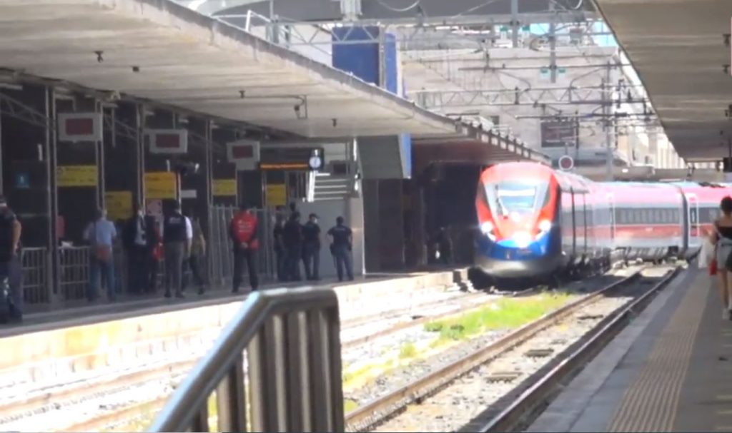 Italia treno azzurro