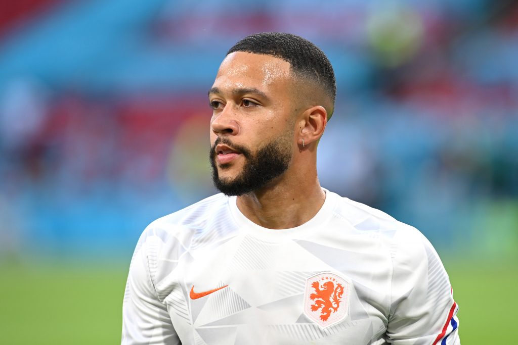 Depay vicino al Barcellona, si allontana Lautaro