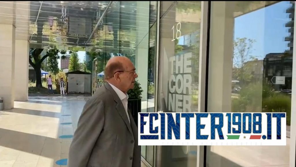 Inter, in sede arriva Ernesto Pellegrini