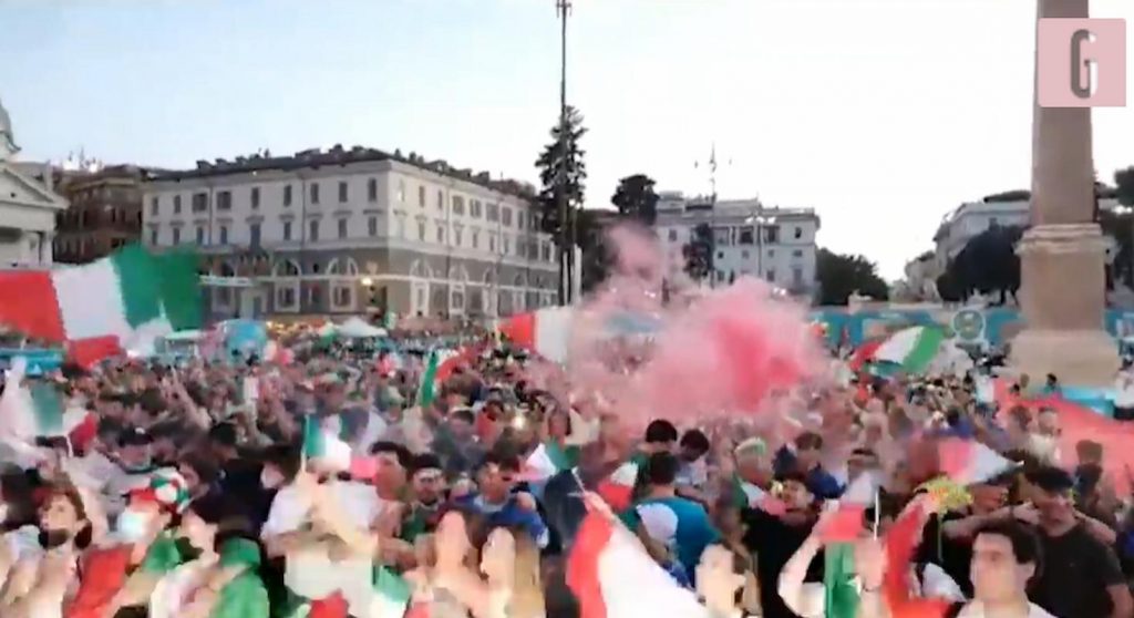 roma esplode inno