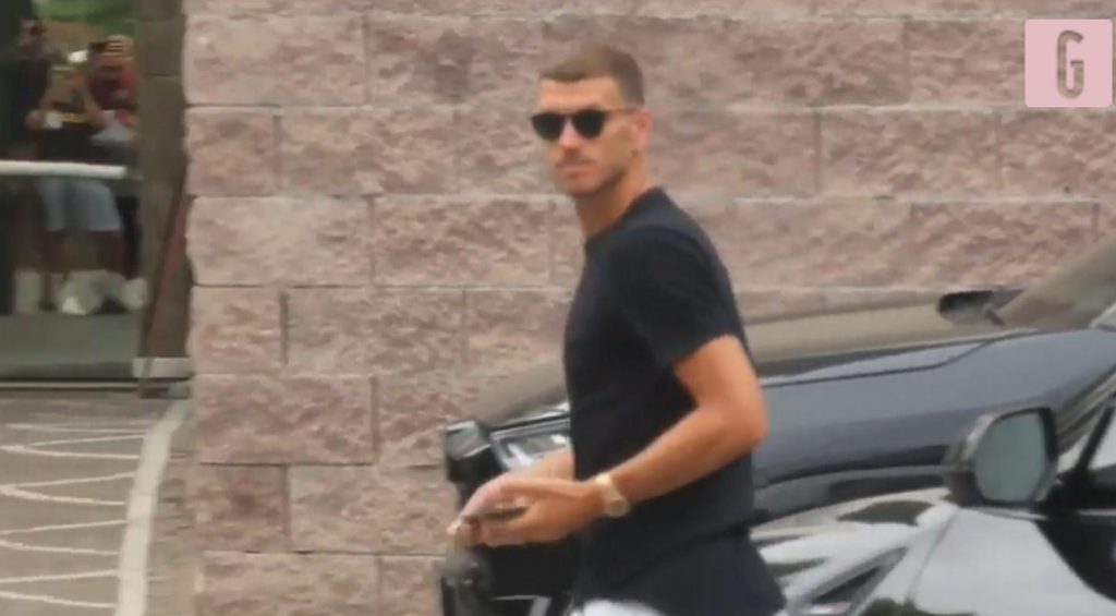 tifosa implora dzeko