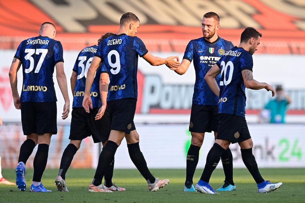 Inter, primo gol di Dzeko