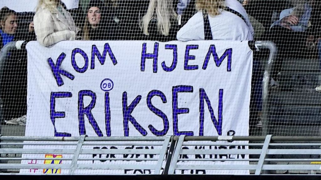Striscione per Eriksen