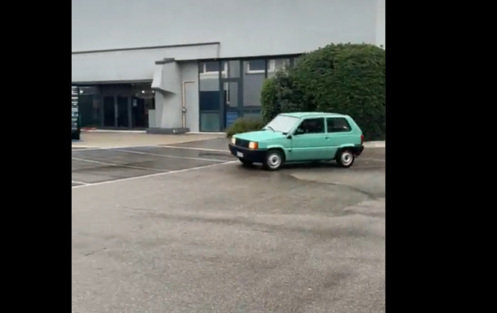 Vidal ad appiano con la panda